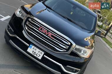 Внедорожник / Кроссовер GMC Acadia 2016 в 