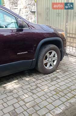 Внедорожник / Кроссовер GMC Acadia 2017 в 