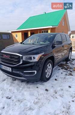 Внедорожник / Кроссовер GMC Acadia 2017 в 
