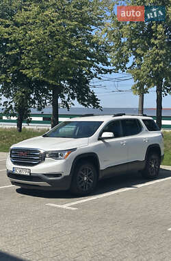 Внедорожник / Кроссовер GMC Acadia 2018 в 