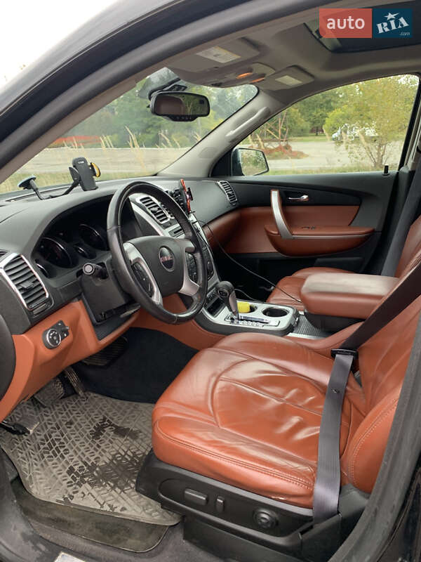 Внедорожник / Кроссовер GMC Acadia 2008 в Киеве