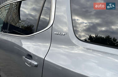 Внедорожник / Кроссовер GMC Acadia 2021 в 