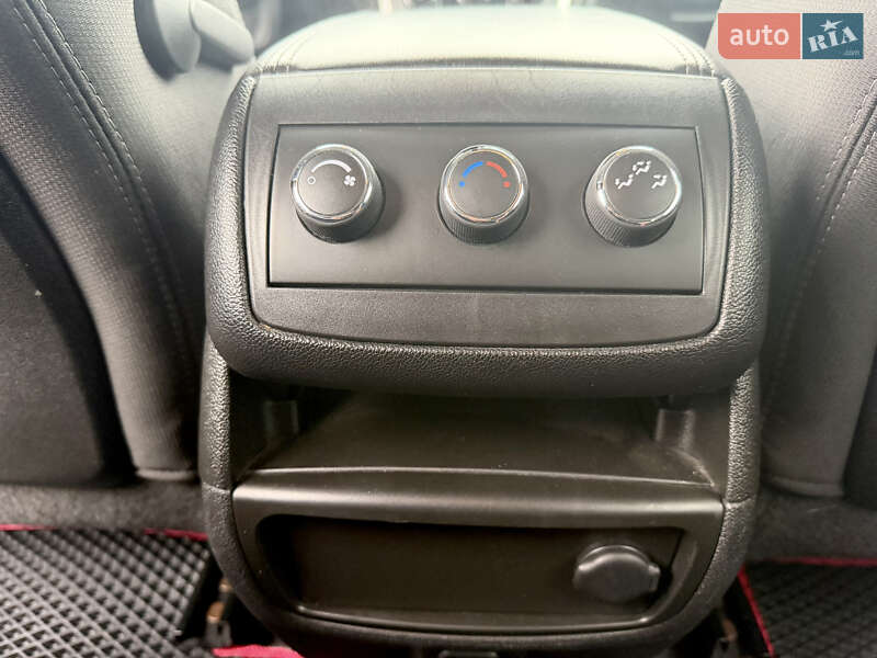 Внедорожник / Кроссовер GMC Acadia 2016 в Киеве фото 15 Внедорожник / Кроссовер GMC Acadia 2016 в Киеве