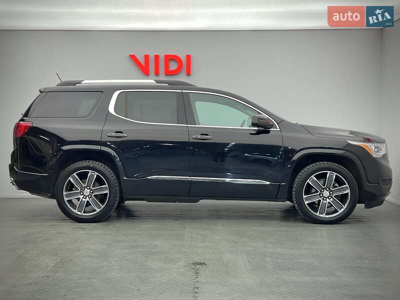 Внедорожник / Кроссовер GMC Acadia 2018 в Киеве
