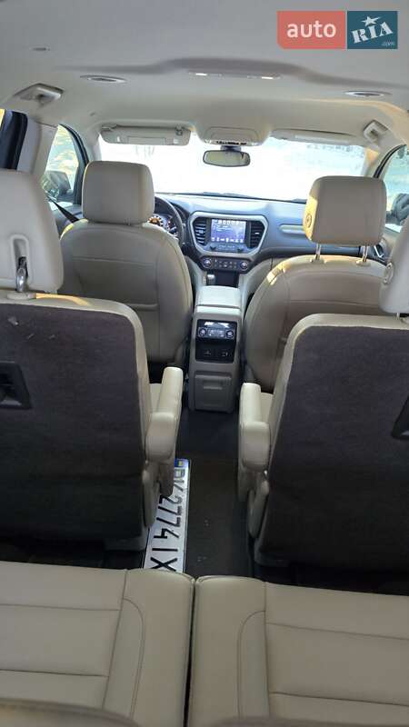 Внедорожник / Кроссовер GMC Acadia 2018 в Ровно