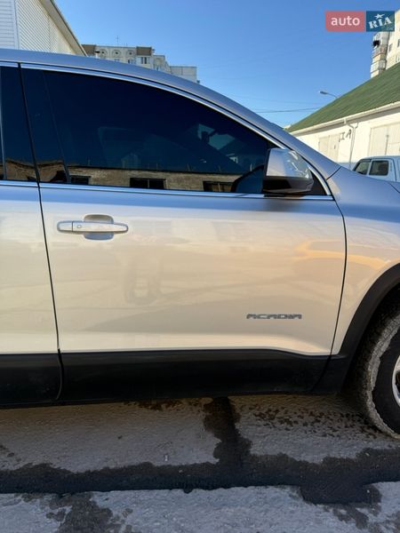 Внедорожник / Кроссовер GMC Acadia 2017 в Василькове