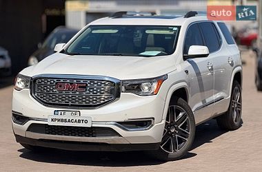 Внедорожник / Кроссовер GMC Acadia 2016 в Кривом Роге