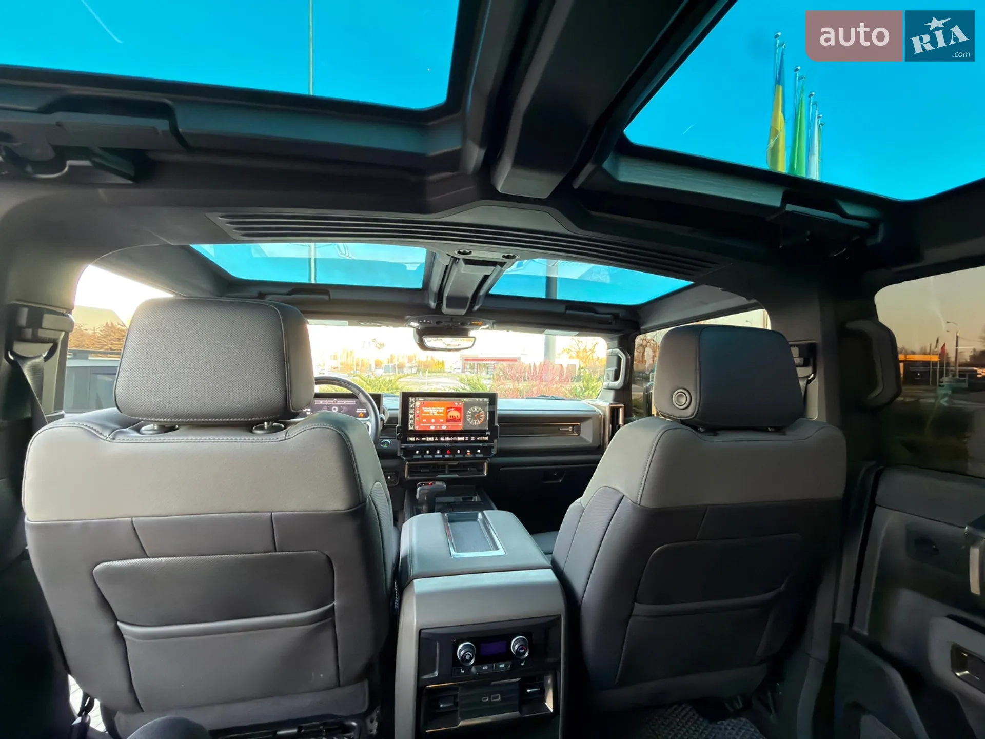 2023 GMC Hummer EV - мініатюра 11