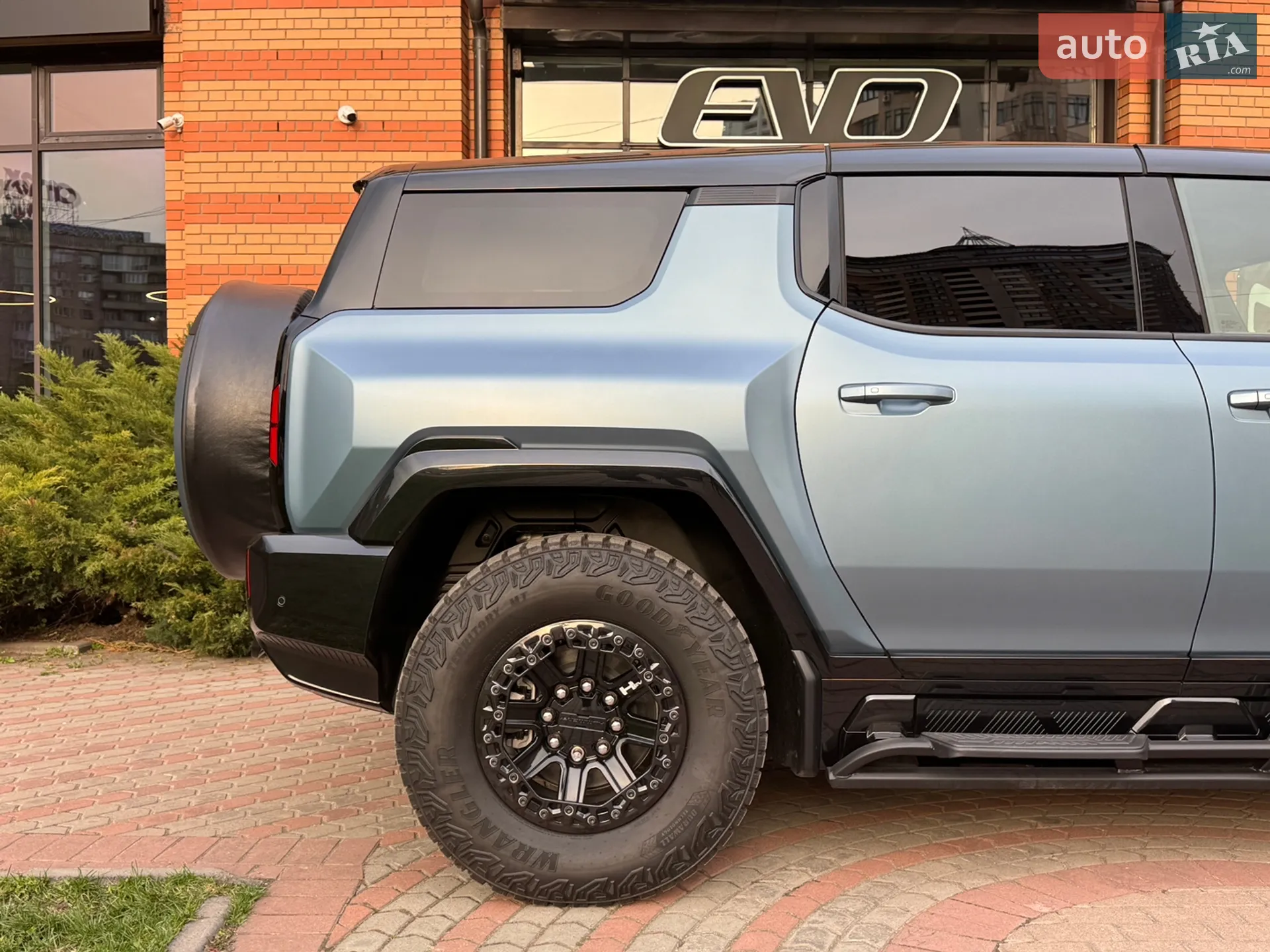 2024 GMC Hummer EV - мініатюра 16