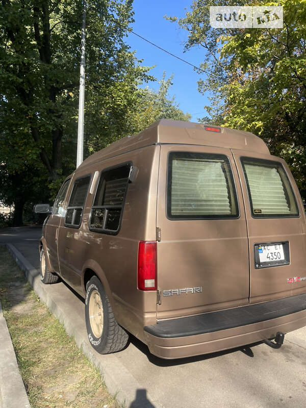 Минивэн GMC Safari 1995 в Киеве