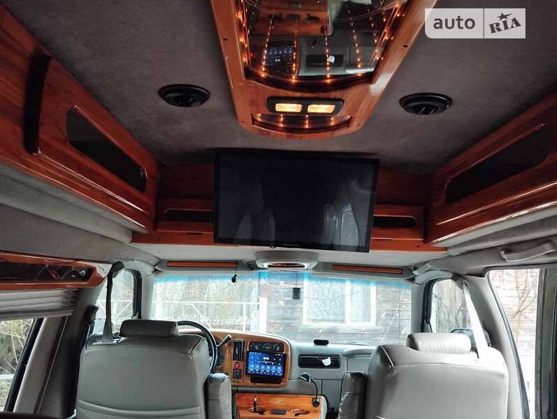 Мінівен GMC Savana 2001 в Баранівці