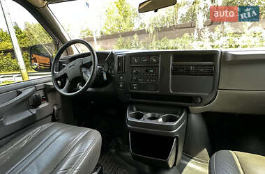 Мінівен GMC Savana 2005 в Києві