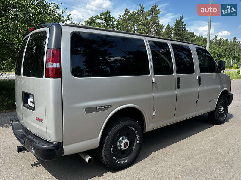 Мінівен GMC Savana 2005 в Києві