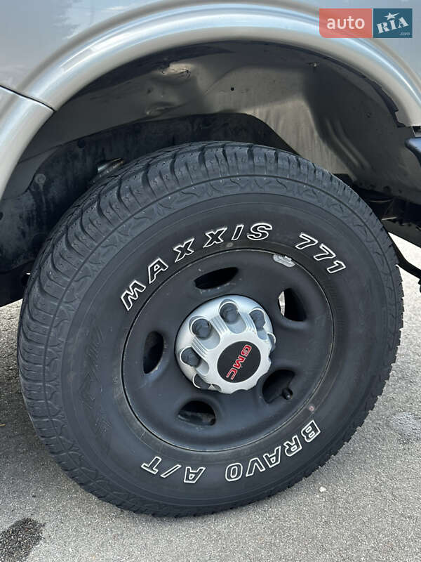 Мінівен GMC Savana 2005 в Києві