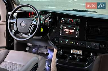 Минивэн GMC Savana 2020 в 