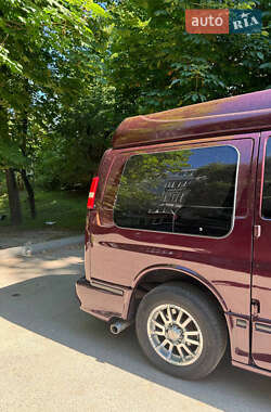 Минивэн GMC Savana 2003 в 