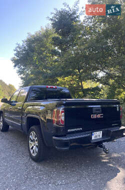 Пикап GMC Sierra 2017 в 
