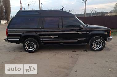 Внедорожник / Кроссовер GMC Suburban 1996 в 