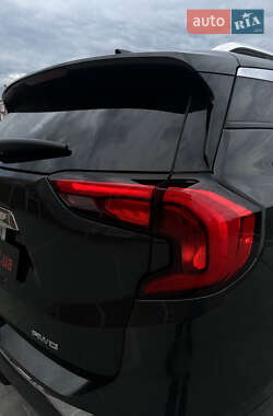Позашляховик / Кросовер GMC Terrain 2018 в 