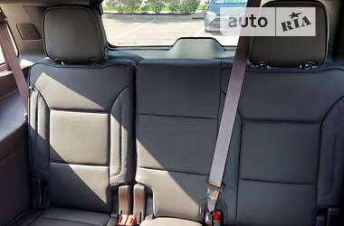 Внедорожник / Кроссовер GMC Yukon 2023 в 