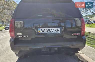 Внедорожник / Кроссовер GMC Yukon 2006 в 