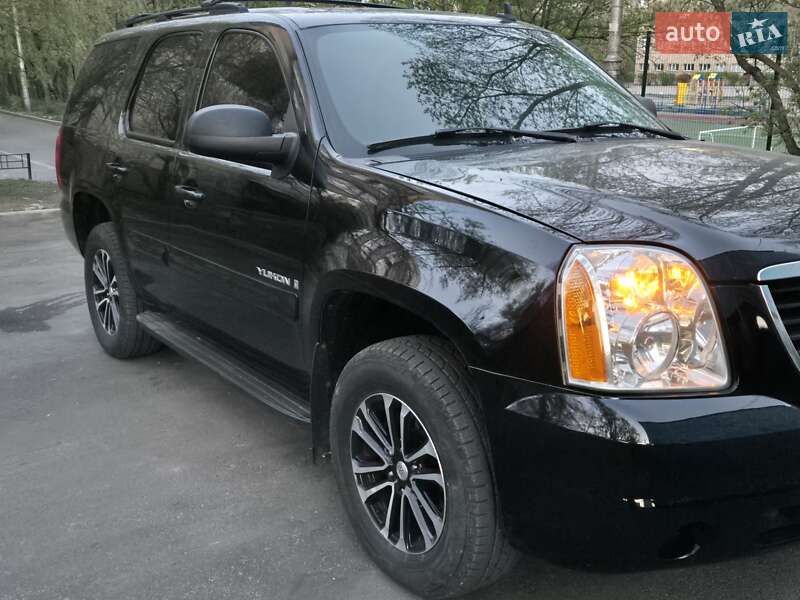 Внедорожник / Кроссовер GMC Yukon 2006 в Киеве