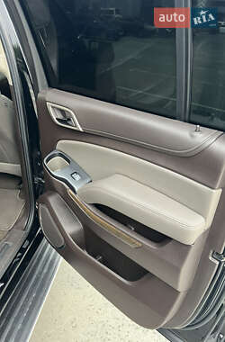 Внедорожник / Кроссовер GMC Yukon 2017 в 