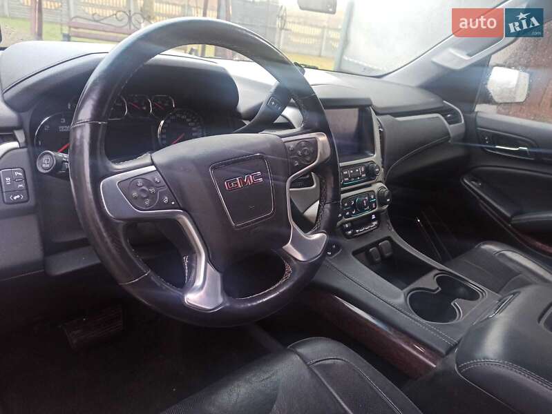 Позашляховик / Кросовер GMC Yukon 2017 в Стрию