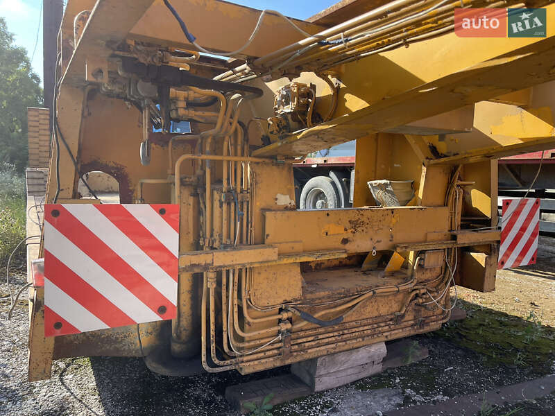 Низкорамна платформа Goldhofer STZ 1992 в Калинівці