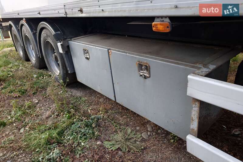Рефрижератор напівпричіп Gray Adams GA3B 2005 в Чернівцях
