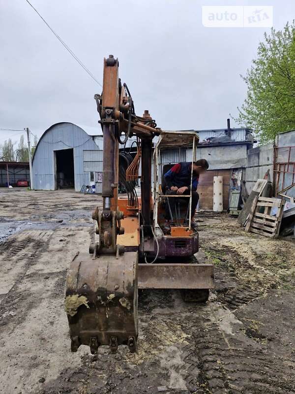 Миниэкскаватор Hanix SB30 1989 в 