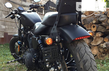 Мотоцикл Чоппер Harley-Davidson 883 Iron 2013 в 