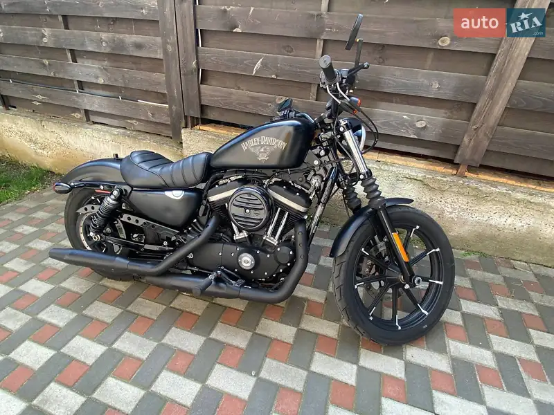 Мотоцикл Круизер Harley-Davidson 883 Iron 2017 в 