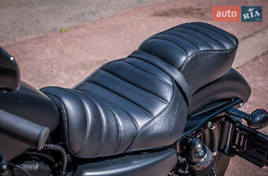 Мотоцикл Круізер Harley-Davidson 883 Iron 2019 в 