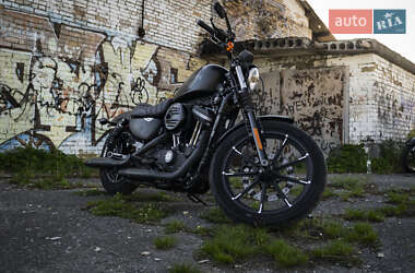 Мотоцикл Круизер Harley-Davidson 883 Iron 2017 в 
