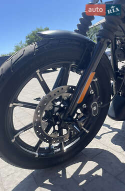 Мотоцикл Круизер Harley-Davidson 883 Iron 2019 в 