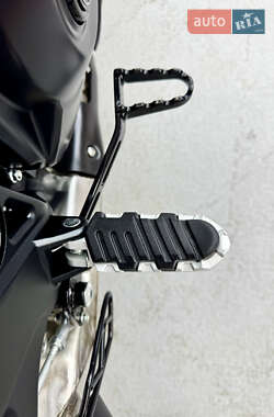 Мотоцикл Чоппер Harley-Davidson 883 Iron 2024 в 