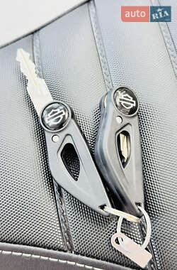 Мотоцикл Чоппер Harley-Davidson 883 Iron 2024 в 