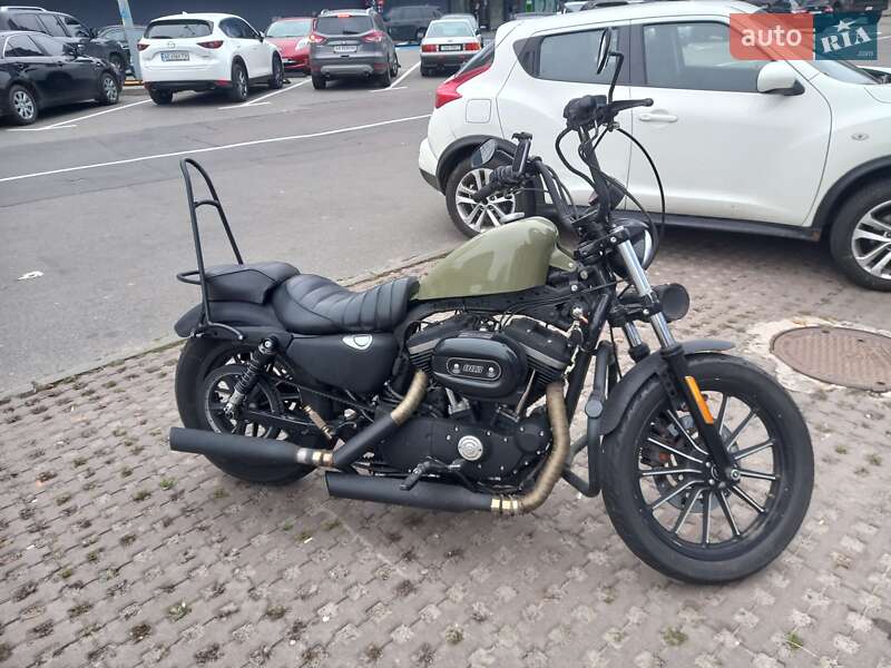 Harley-Davidson 883 Iron 2011 Harley-Davidson 883 Iron 2011