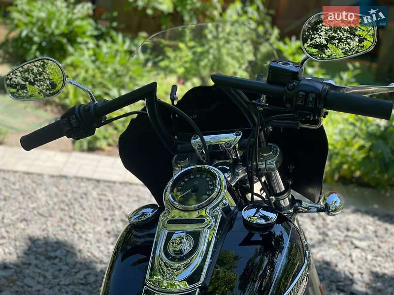 Harley-Davidson Dyna Super Glide 2012