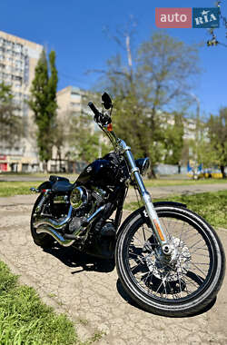 Мотоцикл Чоппер Harley-Davidson Dyna Wide Glide 2011 в 