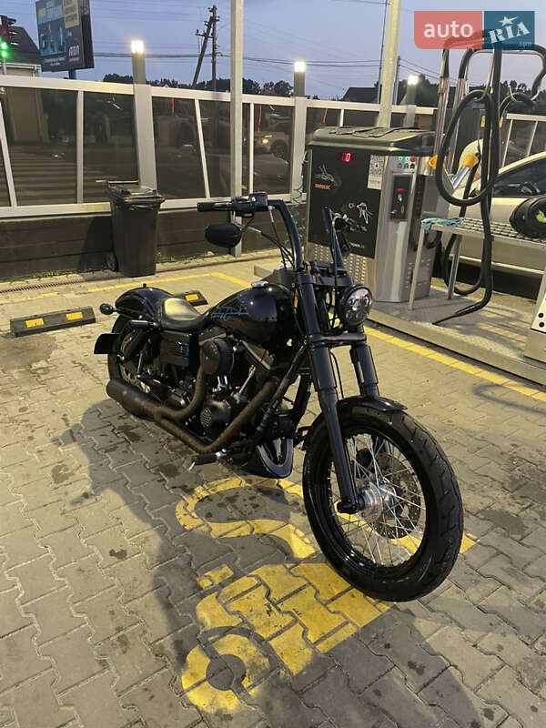 Боббер Harley-Davidson Dyna 2011 в Святопетровское