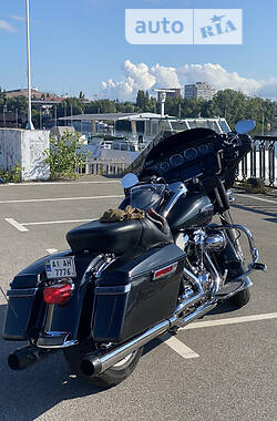Мотоцикл Классик Harley-Davidson FLHTCU Ultra Classic Electra Glide 2018 в 
