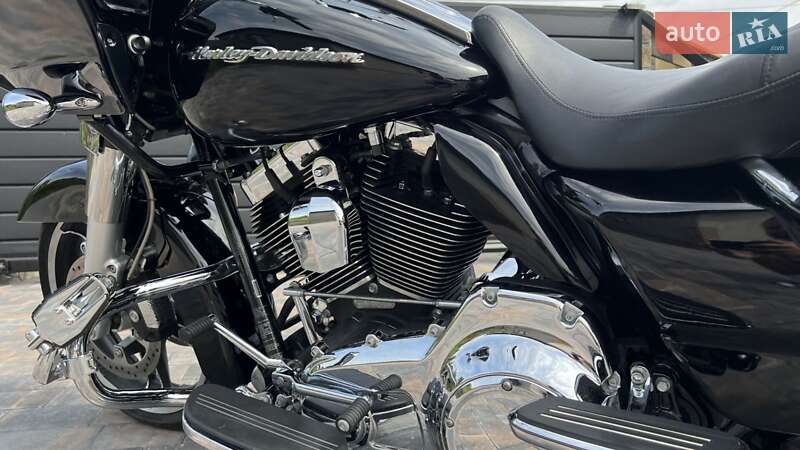 Мотоцикл Круізер Harley-Davidson FLTRX 2016 в Сарнах