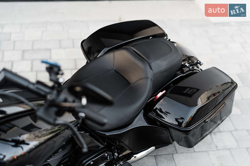 Боббер Harley-Davidson Road Glide 2021 в Ужгороде