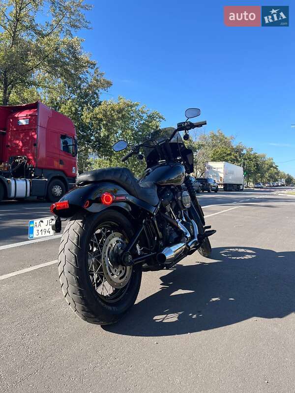 Harley-Davidson Street Bob 2021