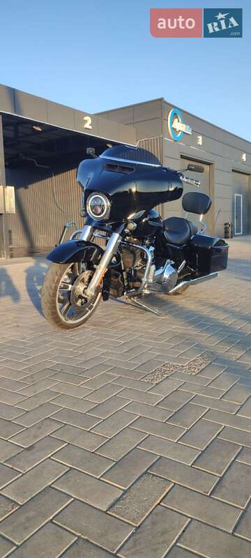 Мотоцикл Круізер Harley-Davidson Street Glide 2015 в Дніпрі