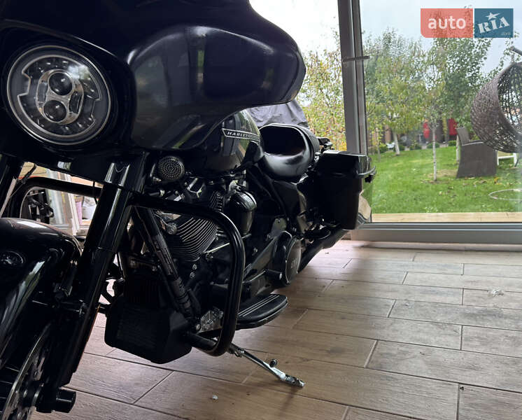 Мотоцикл Круизер Harley-Davidson Street Glide 2019 в 