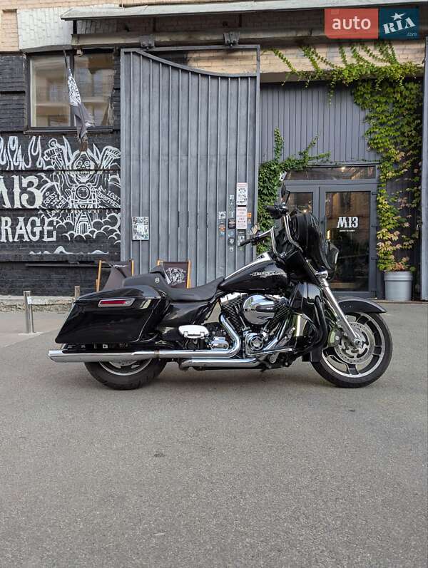 Мотоцикл Круизер Harley-Davidson Touring 2016 в 