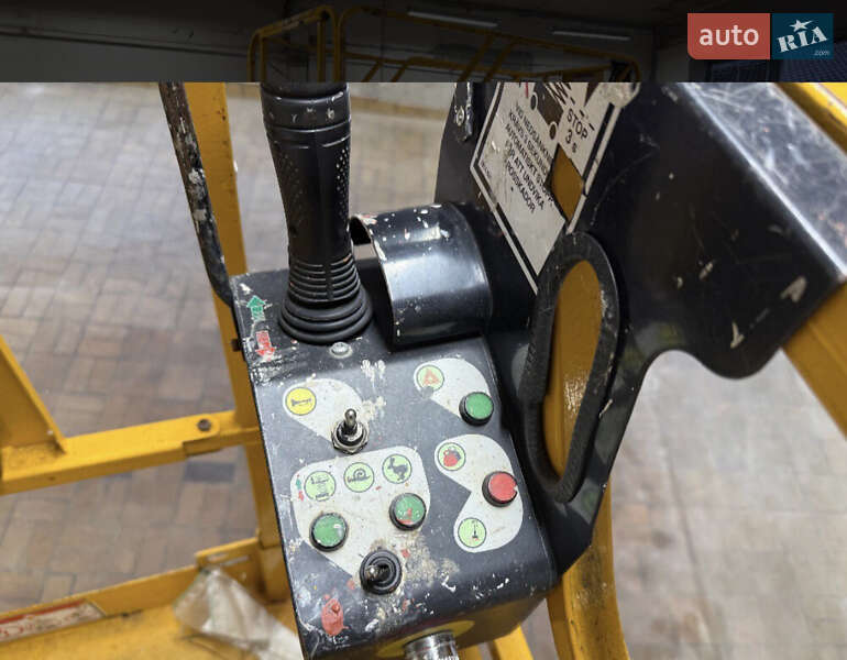 Ножничный подъемник Haulotte Compact 12 2014 в Львове